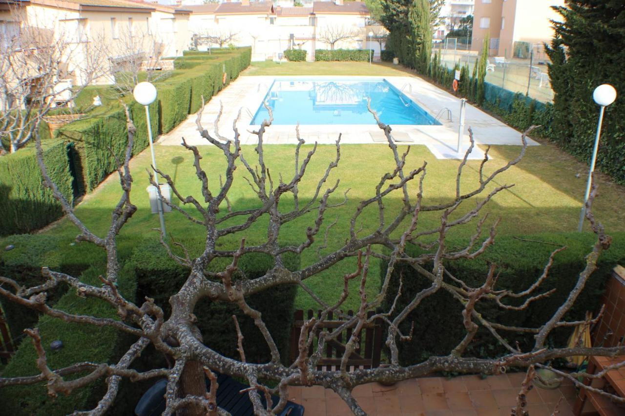 Villa Port Estrella 24 Roses Exterior foto